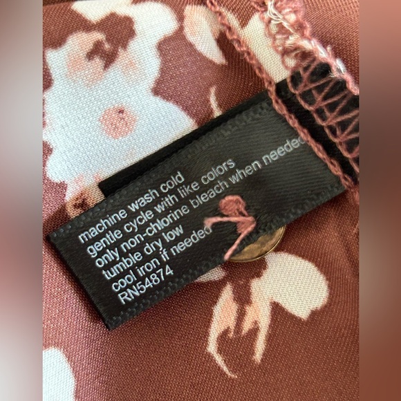 The Limited Brown Floral Pattern 3/4 Sleeve Shirt. Size Medium - Picture 12 of 13